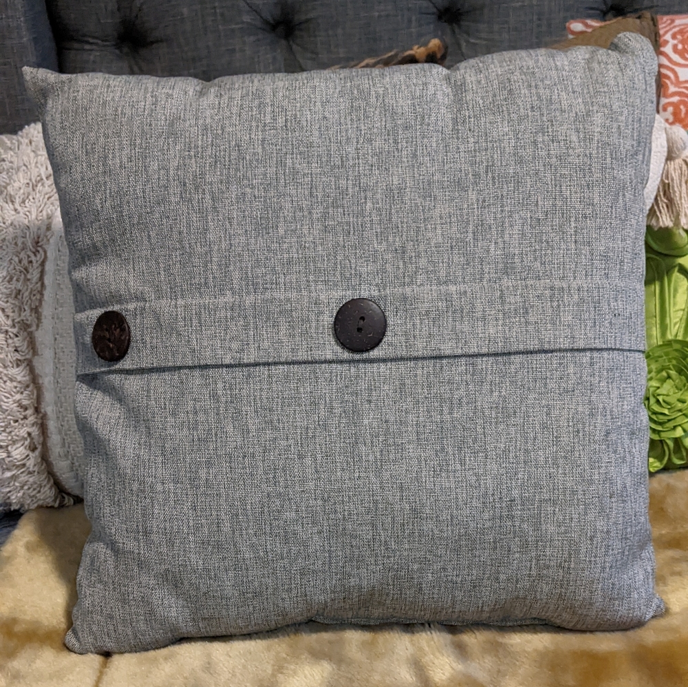 Beautiful pillow I bought it at home